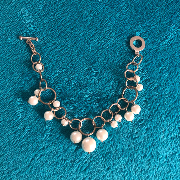 Jewelry - Silver Loop Chain Bracelet with Dangling Pearls Jewelry - Silver Loop Chain Bracelet with Dangling Pearls